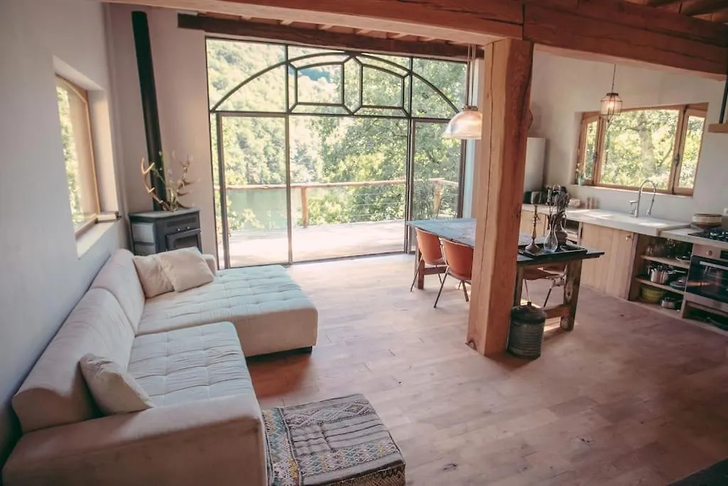Lake House II // Alauzet Ecolodge + Nature Spa Castelnau-de-Mandailles 펜션
