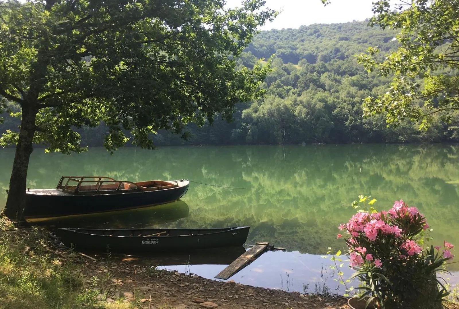 Lake House II // Alauzet Ecolodge + Nature Spa Castelnau-de-Mandailles